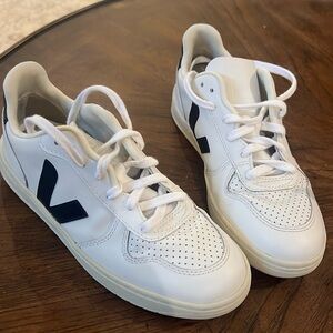 Veja V-10 leather white black sneakers. Size 6